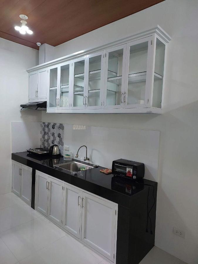 Flb Apartelle Los Banos لوس بانوس المظهر الخارجي الصورة