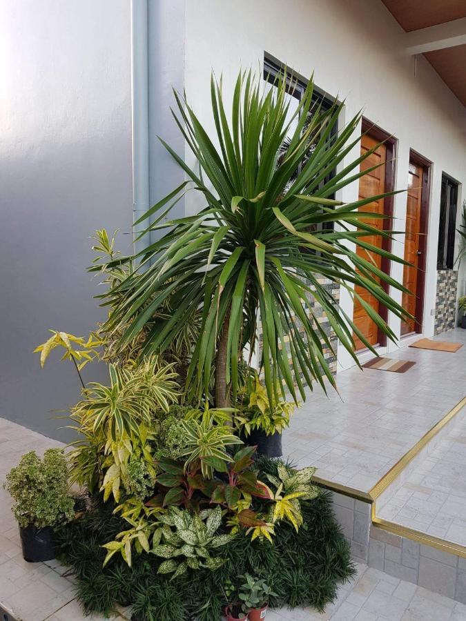 Flb Apartelle Los Banos لوس بانوس المظهر الخارجي الصورة